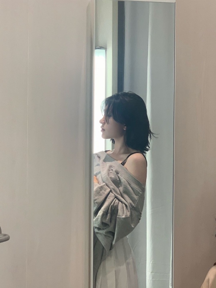 ffs.-新疆维吾尔自治区·乌鲁木齐市·沙依巴克区-Sue燦燦-可以接寄拍 抖音***推广 也接买家秀 衣服的话可以连发到抖音快手各大平台 看流量另收费