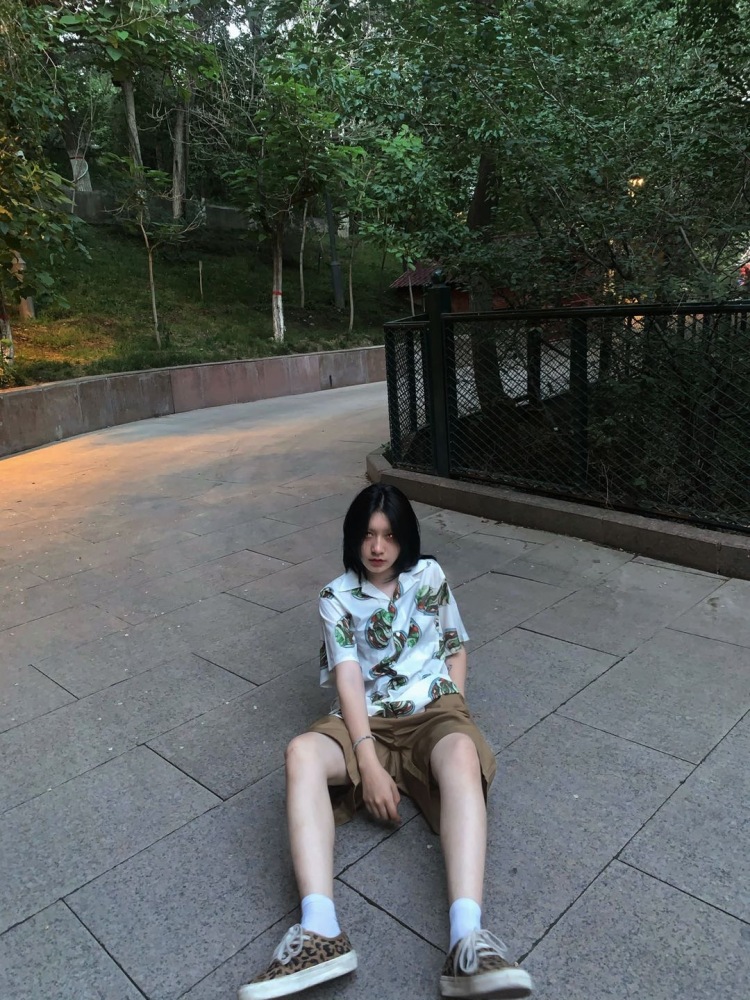 ffs.-新疆维吾尔自治区·乌鲁木齐市·沙依巴克区-Sue燦燦-可以接寄拍 抖音***推广 也接买家秀 衣服的话可以连发到抖音快手各大平台 看流量另收费