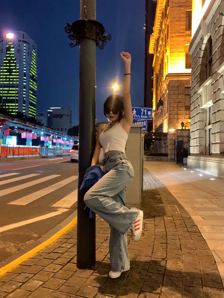 Bi8bo-上海市·上海市·松江区--平时喜欢拍照 喜欢穿衣搭配 看看画展探店
个人166cm
体重53公斤
在最右上也是一个时尚yo主