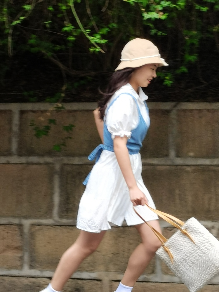 ™HeT-四川省·绵阳市·涪城区-抖音-喜欢拍照,性格开朗,爱笑有会摄影的朋友,做平面模特兼职,可接买家秀,寄拍等!