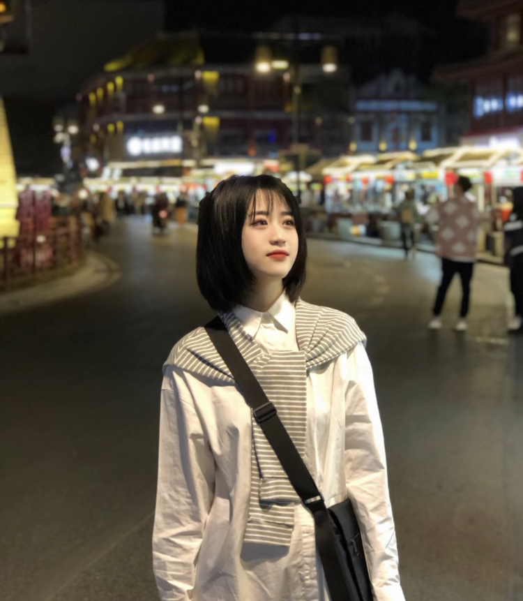 十八-河南省·郑州市·新郑市-抖音快手***微博-学生 喜欢拍照 会修图 会搭配 衣服 饰品 护肤品 日用品都可以 买家秀 详情页封面 作品推广 开箱测评种草