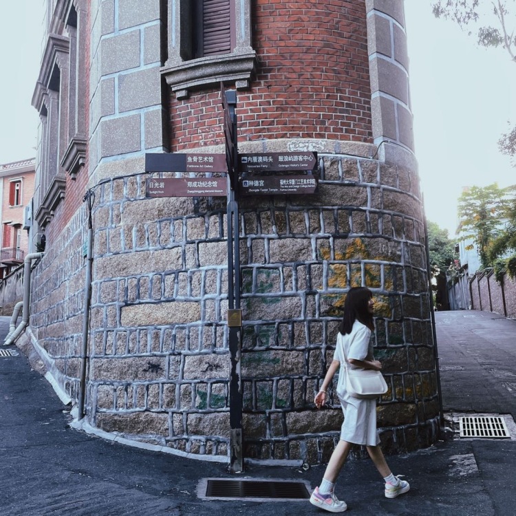 声声-福建省·厦门市·集美区--大家好!我是福建厦门大一新生
19岁,学生党,买家秀,喜欢化妆,护肤,美甲,各种小饰品,既cool又甜的girl,身高155,体重80 可p 图