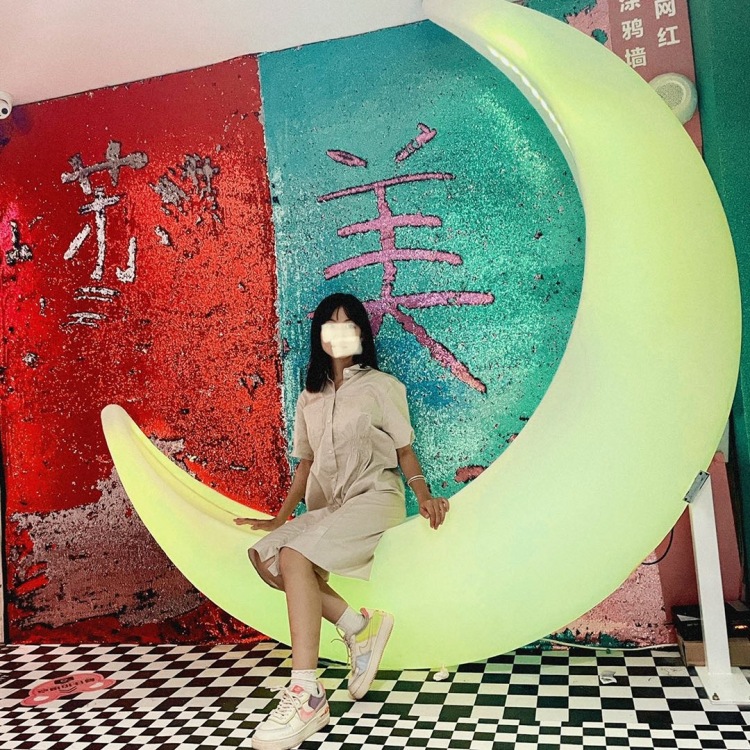 声声-福建省·厦门市·集美区--大家好!我是福建厦门大一新生
19岁,学生党,买家秀,喜欢化妆,护肤,美甲,各种小饰品,既cool又甜的girl,身高155,体重80 可p 图