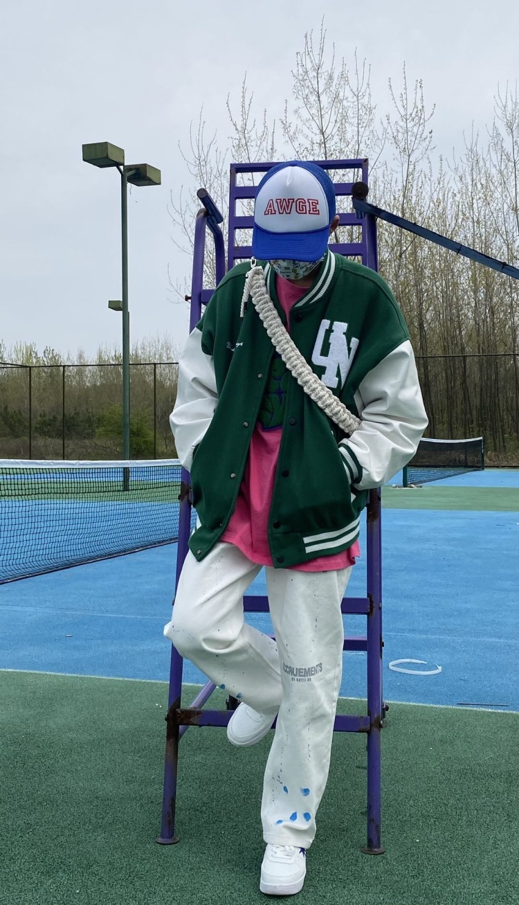 溯-湖北省·随州市·曾都区-快手-比较喜欢搭配衣服,身高175,体重120,如有商家可以联系我,可以长期合作