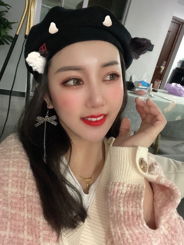 李李李JOJO-湖南省·长沙市·开福区--承接寄拍:包包,衣服,鞋子,口红,帽子,美瞳,饰品,等都可以
长相偏甜美 身材匀称
身高:160CM
体重:52KG