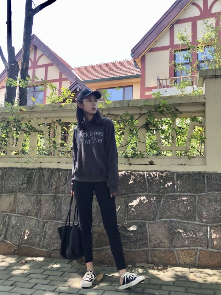 彭彭ღ-山东省·青岛市·城阳区-抖音***-170cm/52kg 
接寄拍～衣服帽子饰品包包都可以
出图快，不拖拉。