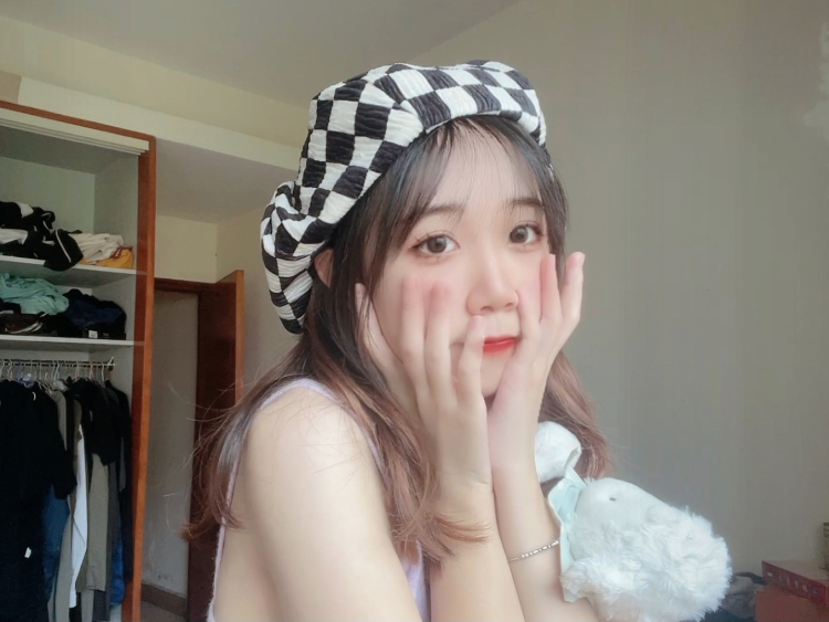 🐷ིྀ-广东省·深圳市·龙岗区-***-接寄拍，衣服 饰品 帽子等等都🉑️
会修图，不拖拉
身高：163
体重：96