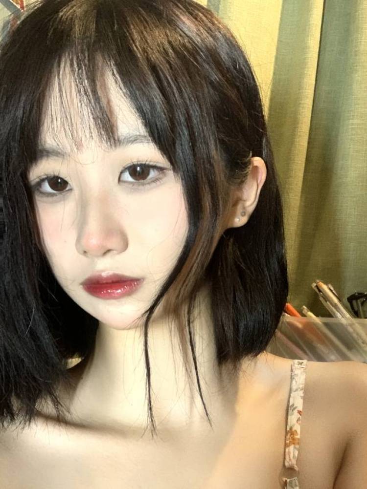 🐉-浙江省·舟山市·普陀区--拍照清晰 不用美颜 美术生 价格可商议 照片质量高 空余时间多