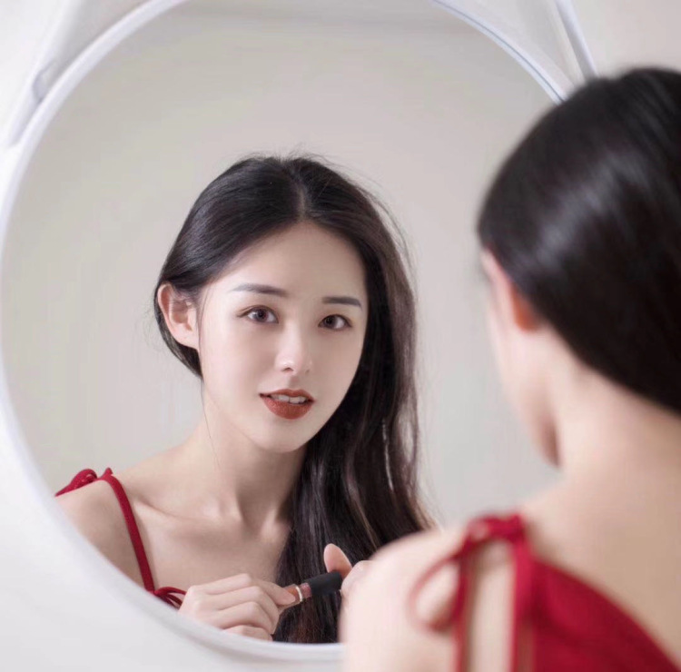 欢愉-广东省·深圳市·罗湖区-微博 *** 视频号-擅长接服装、饰品、美妆类寄拍,出图快、质量高、可返图,长期合作。其他的品类也可以尝试,诚信合作
年龄:23
身高:160CM
体重:43KG