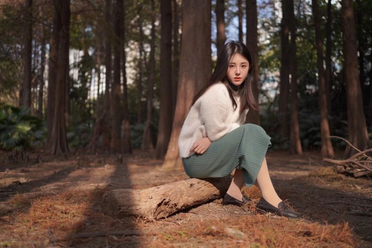 欢愉-广东省·深圳市·罗湖区-微博 *** 视频号-擅长接服装、饰品、美妆类寄拍，出图快、质量高、可返图，长期合作。其他的品类也可以尝试，诚信合作
年龄：23
身高：160CM
体重：43KG
