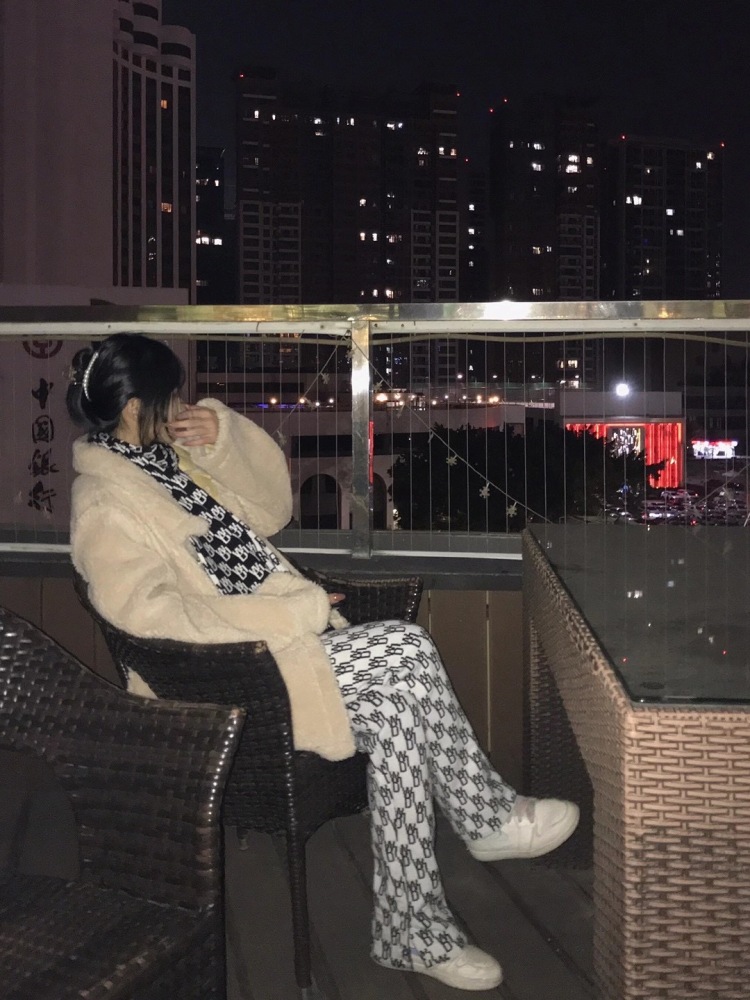 kitty迦-广东省·汕头市·金平区--可以接网拍寄拍 抖音2000多粉丝 喜欢拍穿搭喜欢探店 是学生 时间不会多但是不会拖单~