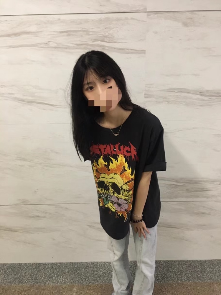 kitty迦-广东省·汕头市·金平区--可以接网拍寄拍 抖音2000多粉丝 喜欢拍穿搭喜欢探店 是学生 时间不会多但是不会拖单～