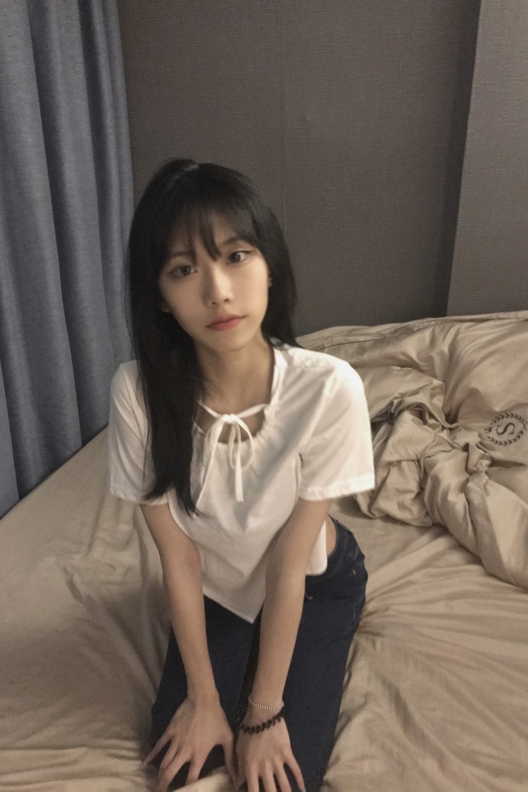 kitty迦-广东省·汕头市·金平区--可以接网拍寄拍 抖音2000多粉丝 喜欢拍穿搭喜欢探店 是学生 时间不会多但是不会拖单~