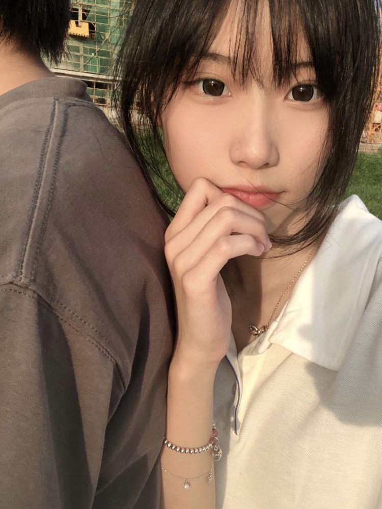 kitty迦-广东省·汕头市·金平区--可以接网拍寄拍 抖音2000多粉丝 喜欢拍穿搭喜欢探店 是学生 时间不会多但是不会拖单~