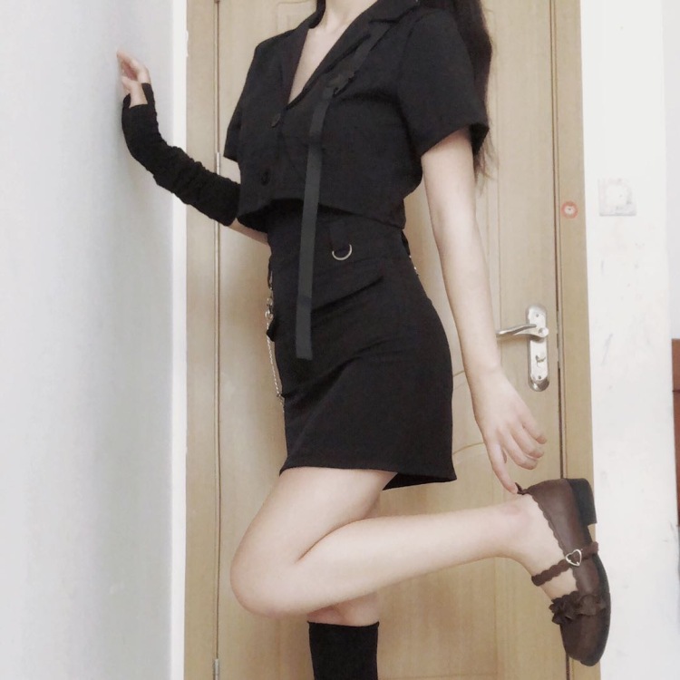 甜鱼-河南省·商丘市·梁园区--衣服鞋子种草拍照，对镜拍和不对镜拍，爆痘时期谢绝露脸。谢谢谢谢谢谢。