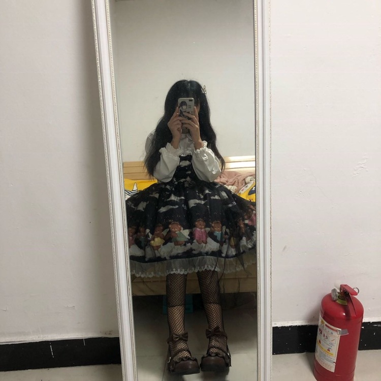 甜鱼-河南省·商丘市·梁园区--衣服鞋子种草拍照，对镜拍和不对镜拍，爆痘时期谢绝露脸。谢谢谢谢谢谢。