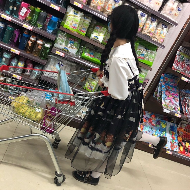 甜鱼-河南省·商丘市·梁园区--衣服鞋子种草拍照，对镜拍和不对镜拍，爆痘时期谢绝露脸。谢谢谢谢谢谢。