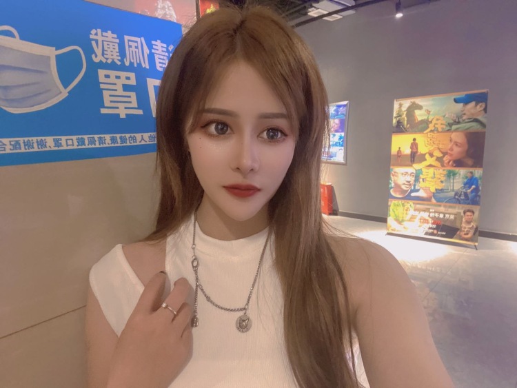 小星星-四川省·眉山市·仁寿县-快手,抖音,***-买家秀,化妆品,护肤品,美甲,各种小饰品,衣服,鞋子,包包,日用品,各种玩偶
年龄:22
身高:160cm
体重96