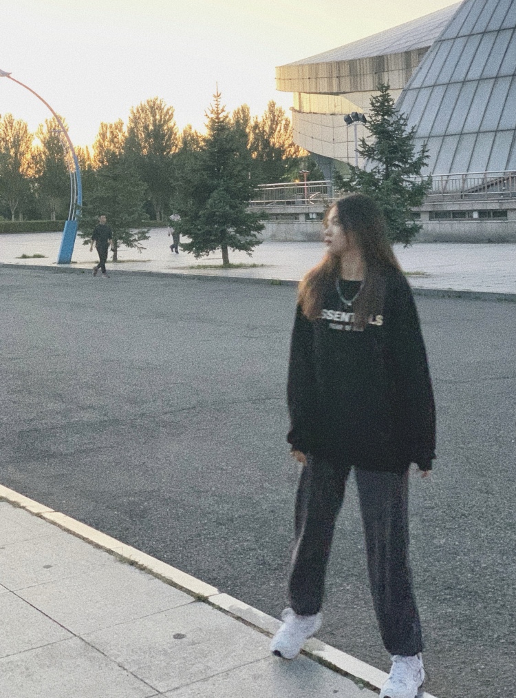 人间皮卡丘(减肥版)-黑龙江省·哈尔滨市·南岗区-快手 抖音 微博 -可接寄拍 买家秀 出图快 衣服鞋子包包裤子首饰帽子都可以 可p图