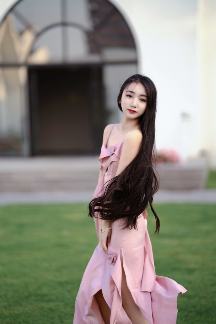 文静的ZaiEr🐏-北京市·北京市·大兴区--接寄拍 衣服鞋子包包饰品 都可以，洗护产品也ok头发也无烫染，有模特经验，性格好