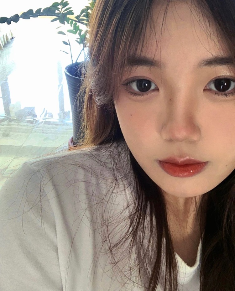 哭哭小瑶-辽宁省·沈阳市·浑南区-抖音 *** 微博-接(饰品 口红 美瞳 服装类)的【买家秀】和【卖家秀】寄拍。出图快,不托图
