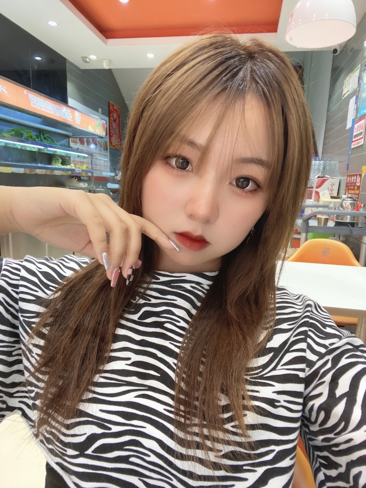 yan努力🍀-黑龙江省·哈尔滨市·南岗区-快手粉200加,抖音-大二学生 平时爱听音乐 刷视频 看看各大博主 可以接受 买家秀 推广(虽然没什么粉丝)可接寄拍模特