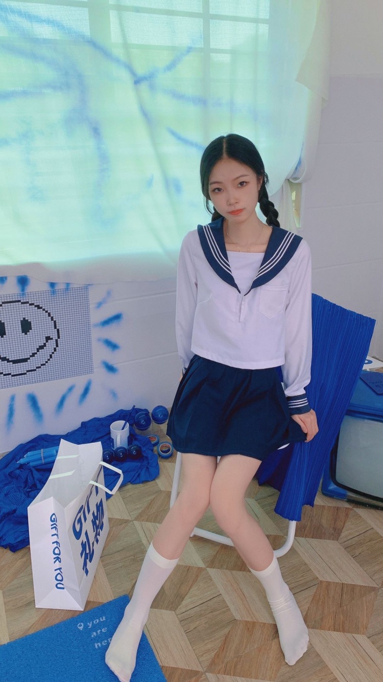泡菜-广东省·云浮市·云城区-微博 ***-pdd 淘宝买家秀寄拍,饰品服装都可以。第一次做寄拍,但是有拍照和修图经验。身高157cm,体重是76斤。