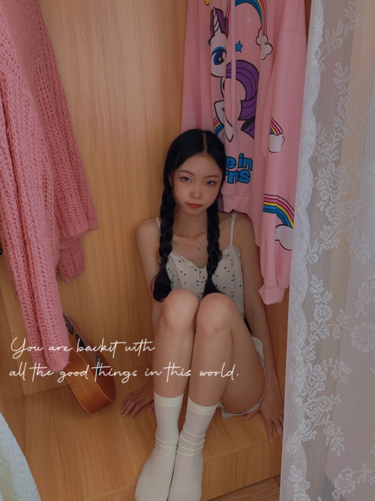 泡菜-广东省·云浮市·云城区-微博 ***-pdd 淘宝买家秀寄拍,饰品服装都可以。第一次做寄拍,但是有拍照和修图经验。身高157cm,体重是76斤。