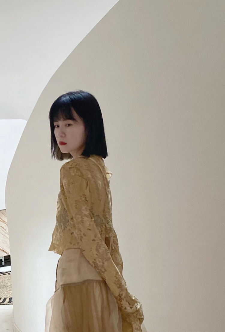 Blanc_Yu🕊-浙江省·杭州市·江干区--日常爱探店穿搭,拍照修图。有良好的拍照审美和搭配感。各种风格均可驾驭,承接各种服装寄拍和探店拍照。身高160 体重90