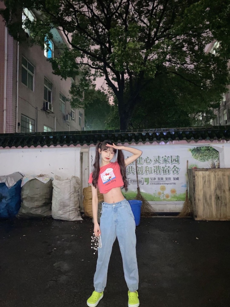 kk-湖南省·长沙市·天心区--本来爱好拍照,喜欢研究穿搭,做各种带货,适应各种风格,可在抖音快手***微博等做推广,可意做校园推广,带货等等