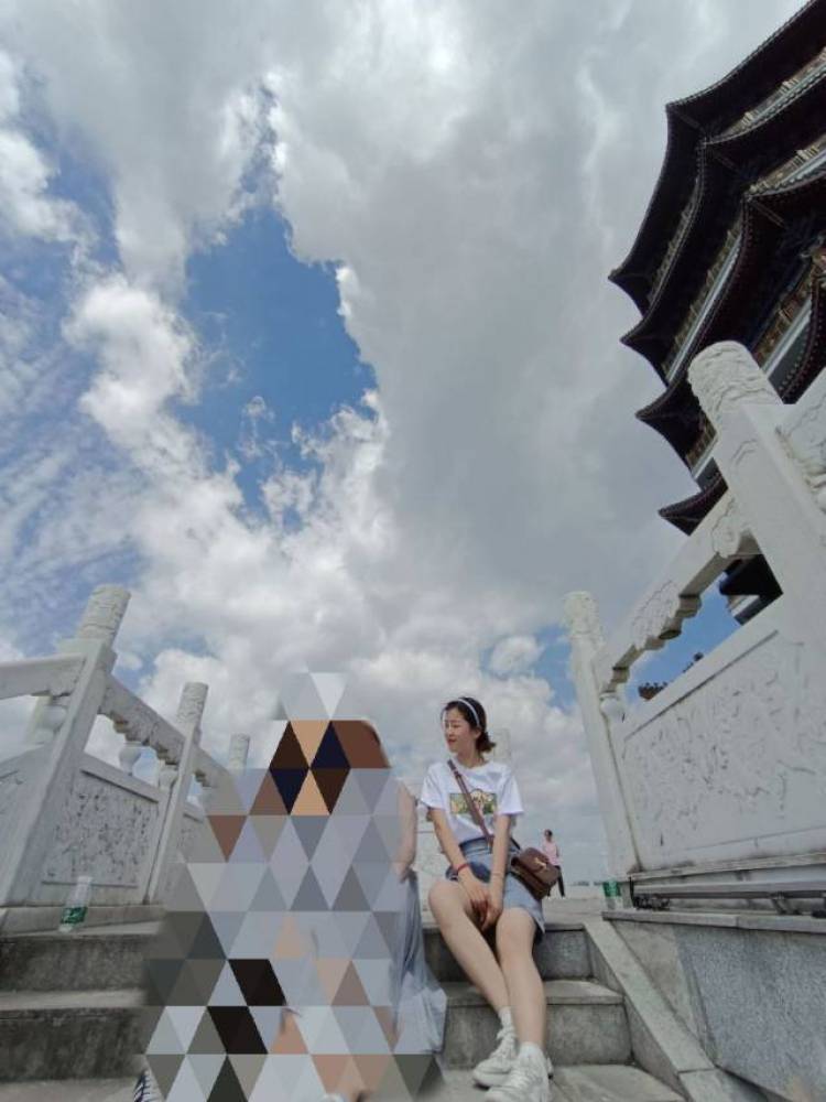 归鸿.-贵州省·贵阳市·花溪区--学生党,纯素色,性格开朗,身高163,体重94斤,会拍照会p图