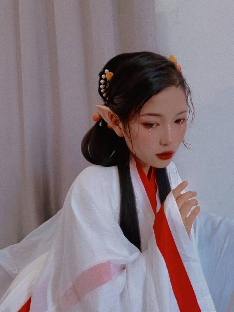 晶-云南省·红河哈尼族彝族自治州·蒙自市-抖音Ⅰ快手Ⅰ***-自由职业者,摄影师一枚
喜欢拍照,会p图修图 会简单的视频剪辑
业务:可接网拍寄拍| ps修图|视频剪辑 | 好物分享类
身高160cm 体重50kg