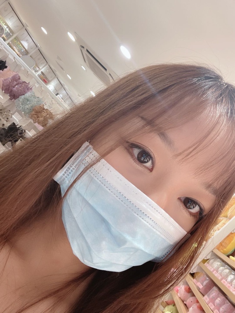 。-广东省·广州市·白云区--买家秀,喜欢逛街拍拍照片,平面模特兼职,接单范围裙子,吊带包包,鞋子