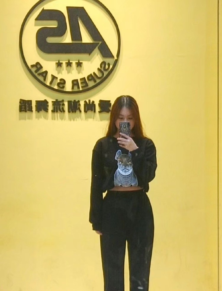 TSL-黑龙江省·大庆市·让胡路区--身高168cm,体重58kg,会p图,抖音,***,微博,皆有粉丝,会写文案,大学生,时间充裕,会剪辑视频,小饰品,装饰品,生活用品,衣服皆可