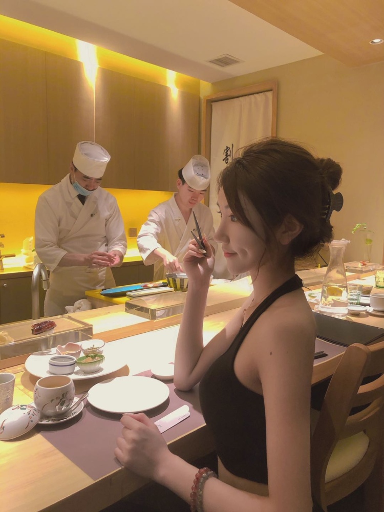Cic-上海市·上海市·长宁区-抖音 微博 ***-接单范围:服饰 美妆 护肤 礼服
接单形式:寄拍 探店打卡 开箱种草 ***测评笔记 推广笔记 短视频分享
