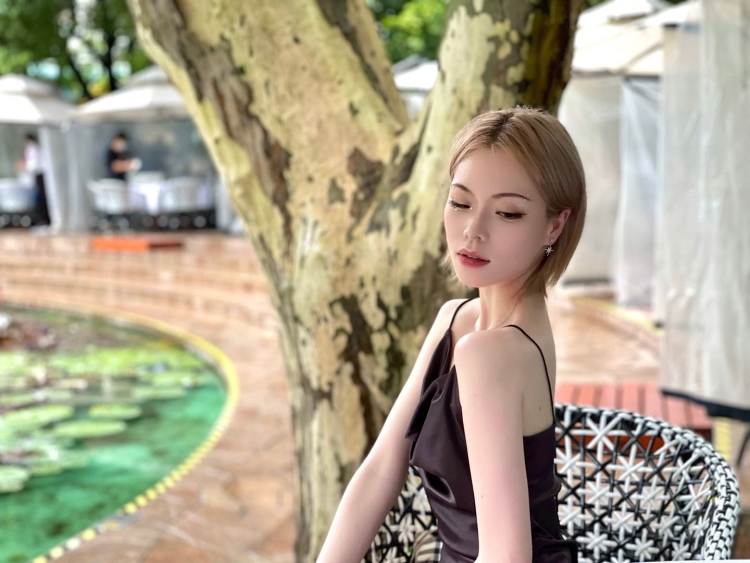 👼Esther.-上海市·上海市·浦东新区--🉑️接寄拍衣服,饰品,包包,美妆,鞋子产品等
出图速度快且效果佳,合适的可以长期合作哦
上海可约拍(周末节假日)
身高:174CM
体重:53KG
鞋码:37or38
腰围:61(s码)