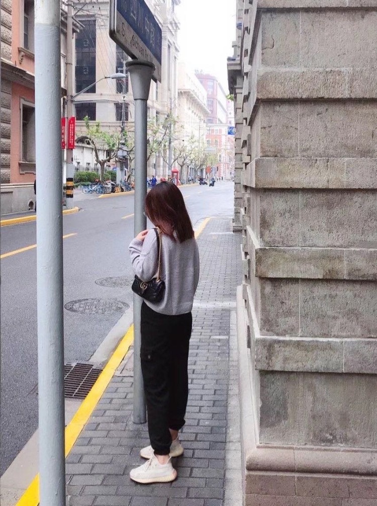 上海王大陆-上海市·上海市·闵行区--会画画跳舞弹钢琴
接单服务范围：买家秀 直播带货 开箱测评*** 平拍代言其余皆可商量