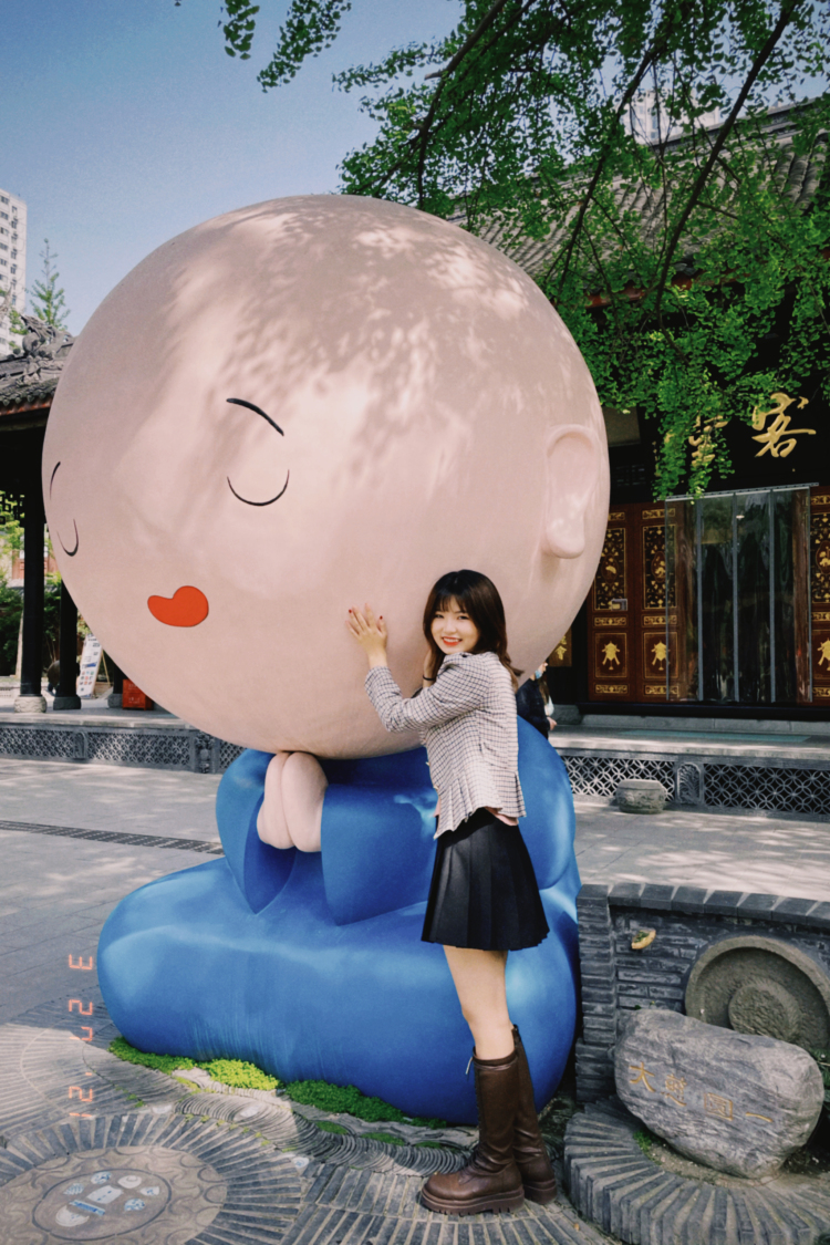 Cheri-重庆市·重庆市·大渡口区-***、微博、抖音。-身高165,体重50kg。身材优势是腰细腿细,直角肩,手脚最好看,可拍戒指、鞋类、衣服等,各种风格都能驾驭。日常喜欢摄影、探店。独立摄影师,擅长p图,种草安利。