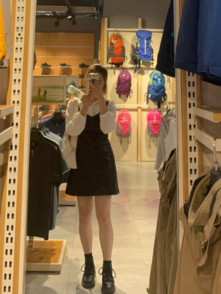小鱼-重庆市·重庆市·万州区--买家秀可接衣服鞋子首饰无耳洞,身高160厘米,体重47公斤,擅长拍照平时喜欢拍照,会修图出图快,出图的质量好,高清晰度,构图好