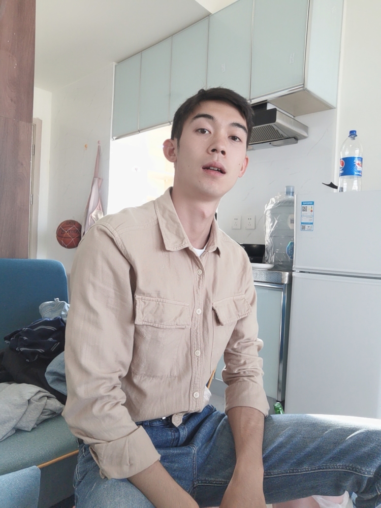 K--han-云南省·昆明市·五华区--身高,185,体重68,服装类,休闲,运动类衣服,美食爱好者,