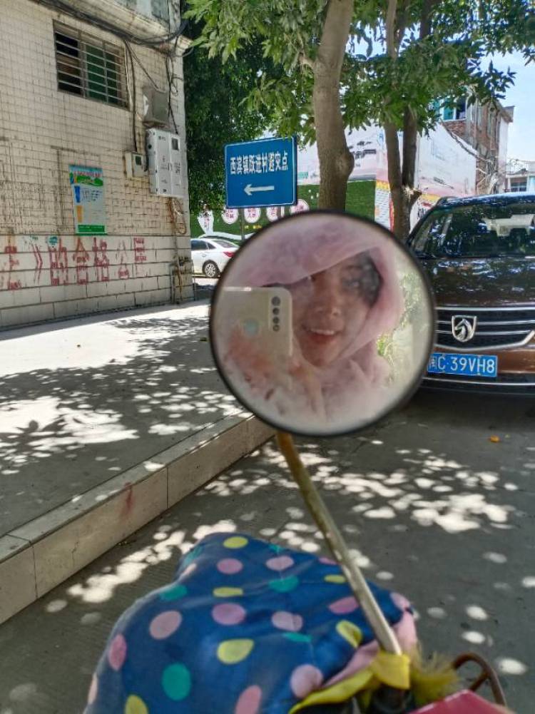 lalala-江西省·抚州市·临川区-***,抖音-目前是学生,接单种类挺多,具体可商议。
目前想做寄拍比较多,素人模特兼职,免费试用产品方面也可以,