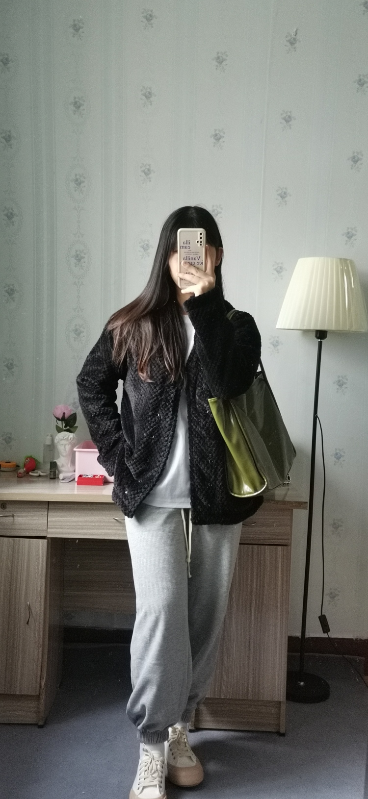 哒哒-河南省·安阳市·文峰区--新人一枚，想赚点零花。平时比较喜欢拍照。身高164，65kg，可寄拍或送拍微胖大码服饰。
时间富裕，出片快！
合适的商家快来找我吧！