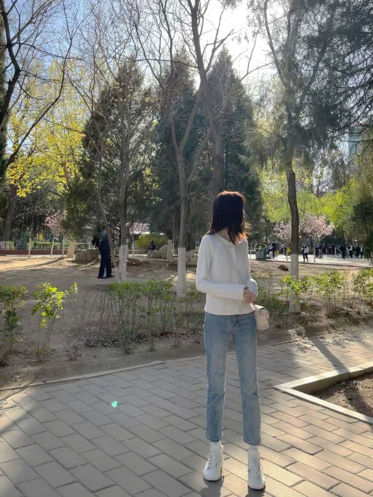 lulu🐑-辽宁省·朝阳市·双塔区-微博 ***-兼职模特寄拍 商业拍摄 产品拍摄 静物拍摄 推广拍摄 摄影师兼职模特 三年摄影经验
