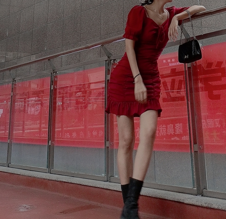 雨叚🐋-重庆市·重庆市·永川区--本人身高160
体重94
服装设计专业，对服装搭配有自己的见解
接服装，配饰等寄拍，送拍