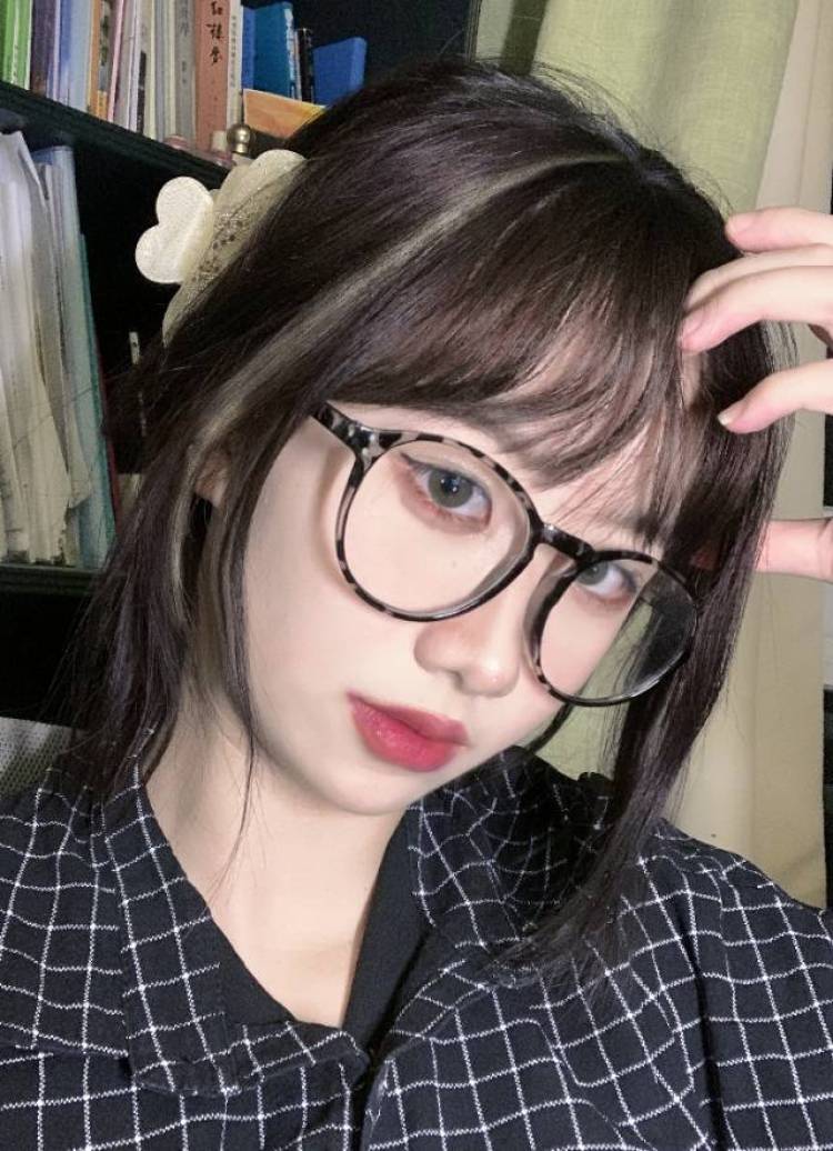 🐉-浙江省·舟山市·普陀区--衣服首饰寄拍模特 会p图 清晰 价格可商议 风格多样