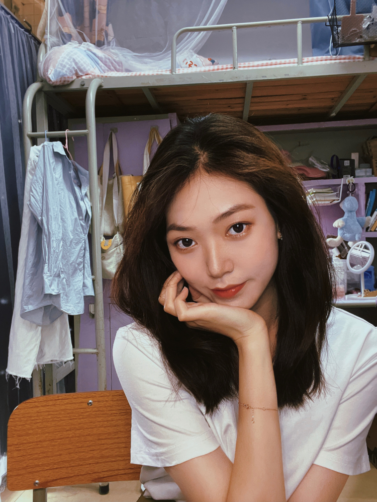 Becky.-广东省·中山市·东区街道-抖音-买家秀、短视频带货
有主持基础 声音有磁性 身高162 体重91
身材比例匀称
希望和诚信商家合作