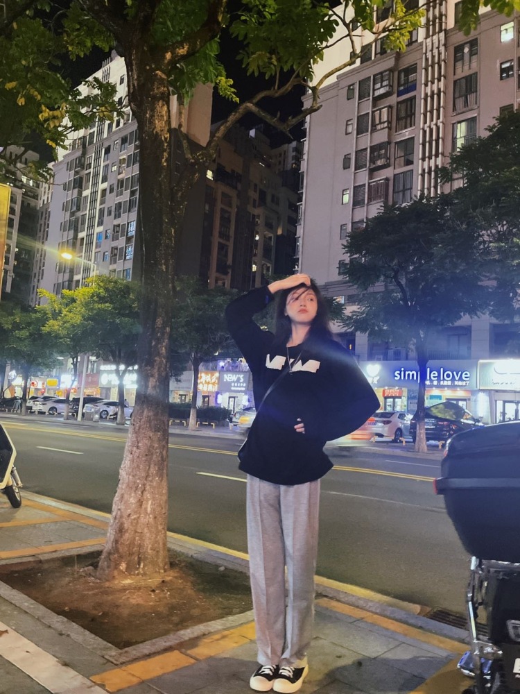 Becky.-广东省·中山市·东区街道-抖音-买家秀、短视频带货
有主持基础 声音有磁性 身高162 体重91
身材比例匀称
希望和诚信商家合作