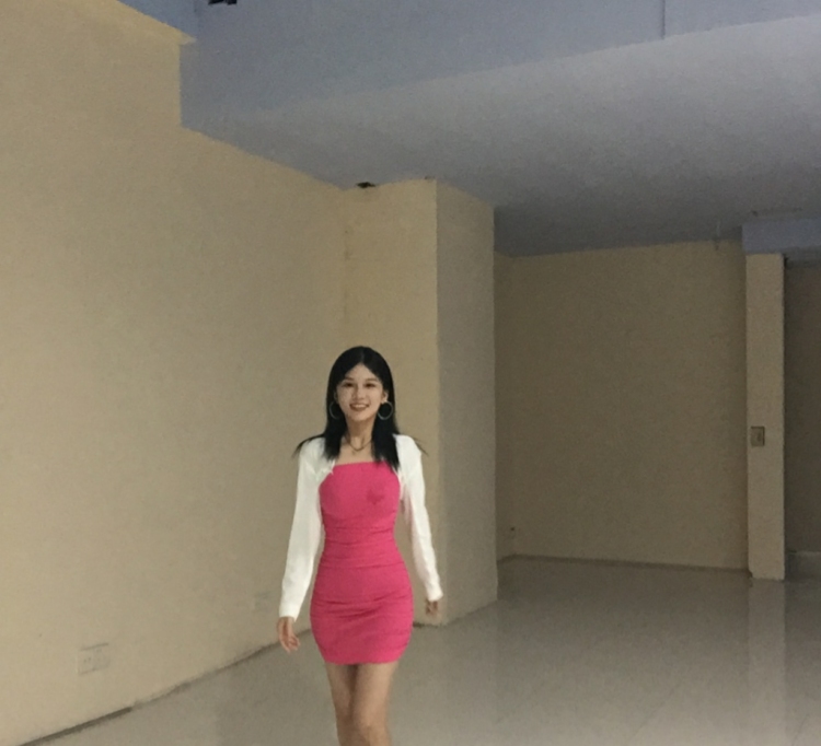 Eʟɪᴀᴜᴋ.-广东省·广州市·花都区--喜欢化妆穿衣搭配，配合度高，会拍照出图快，会高p，有单就接，费用不高