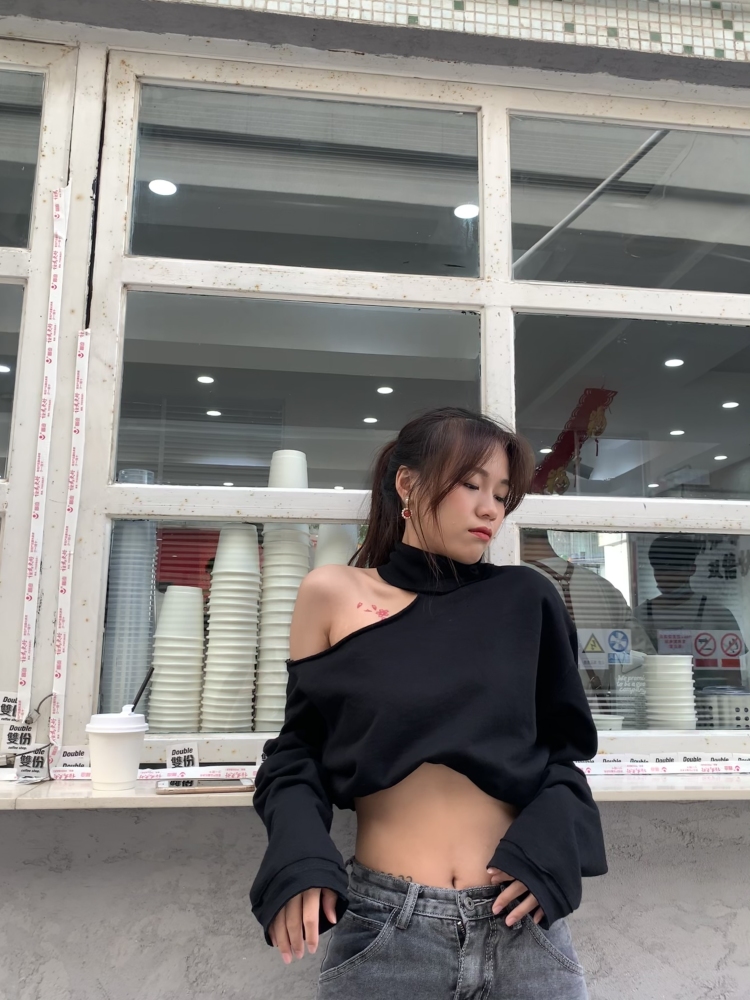 00-广东省·广州市·天河区-微博 *** -***推广 微博volg 喜欢探店打卡 喜欢拍照 身高168 体重98 腰围58 除了软妹风格 其他风格都🉑️接受 拍照时间多 出片快 p图好