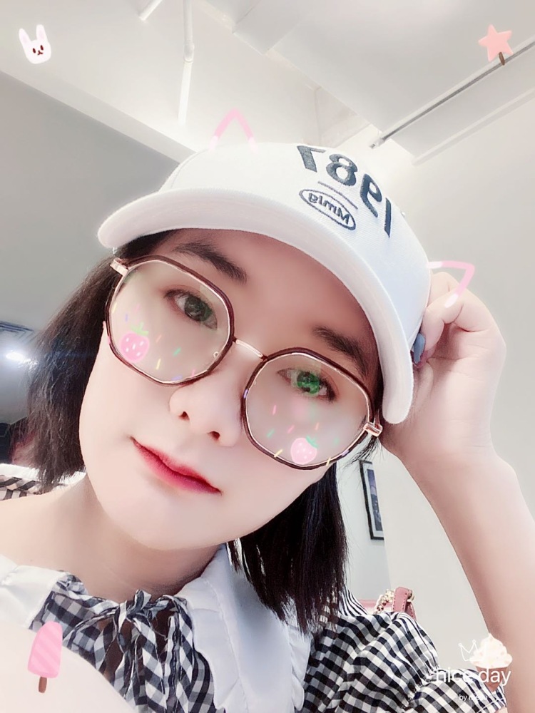 柚子-上海市·上海市·徐汇区-抖音-身高165,体重50,平时喜欢自拍,P图,乐于尝试不同风格,接寄拍和兼职模特